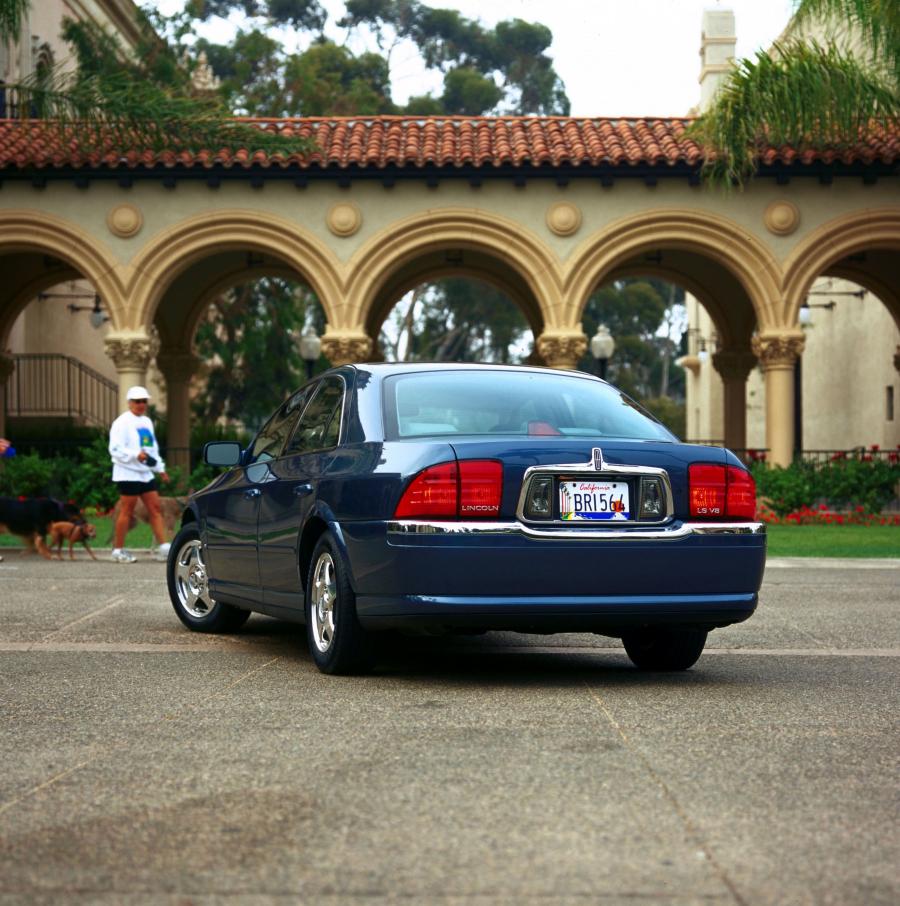  Lincoln LS 2000 года  (фото 51 из 57)